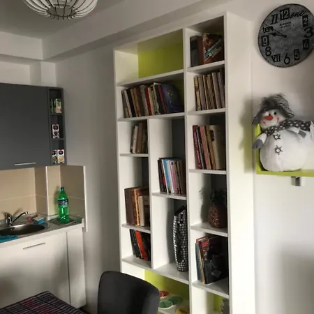 Biblioteka Cardaka 10/61 شقة كوباونيك