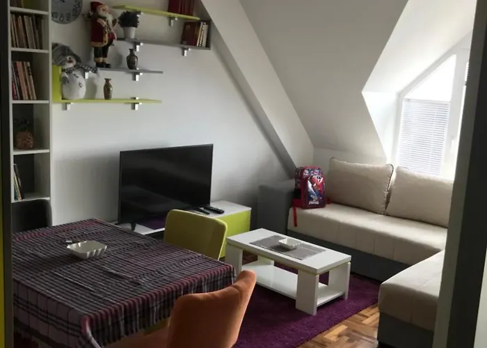 Biblioteka Cardaka 10/61 Διαμέρισμα *